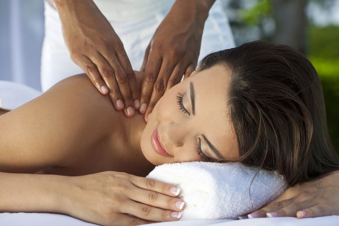 Massage voor een effectieve behandeling van osteochondrose van de cervicale wervelkolom